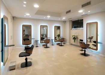 1496860905450_negozio_1_N.jpg - Parrucchieri Uomo - Donna Viale San Concordio, Lucca - foto 7