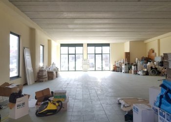 20190626_110214.jpg - Locale Commerciale Viale Giacomo Puccini, Lucca - foto 1