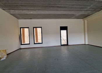 20240530_090852.jpg - Locale Commerciale Viale Giacomo Puccini, Lucca - foto 7