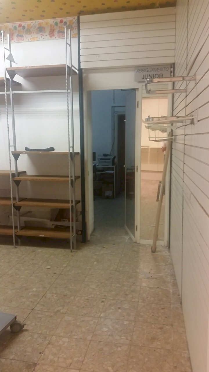 20170620_164927.jpg - Locale Commerciale Piazza San Michele, Lucca - foto 3