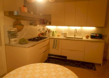 DSCN0142.JPG - Villa Via Francesco Ferraris, Lucca - foto 17