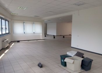 IMG_20170527_124532.jpg - Ufficio Via Vecchi Pardini, Lucca - foto 6