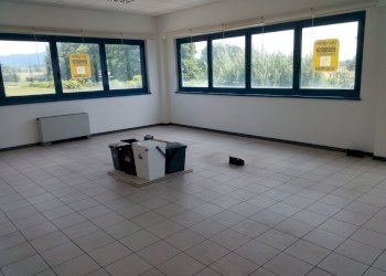 IMG_20170527_124635.jpg - Ufficio Via Vecchi Pardini, Lucca - foto 14