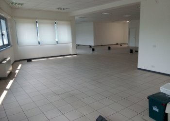 IMG_20170527_124736.jpg - Ufficio Via Vecchi Pardini, Lucca - foto 17