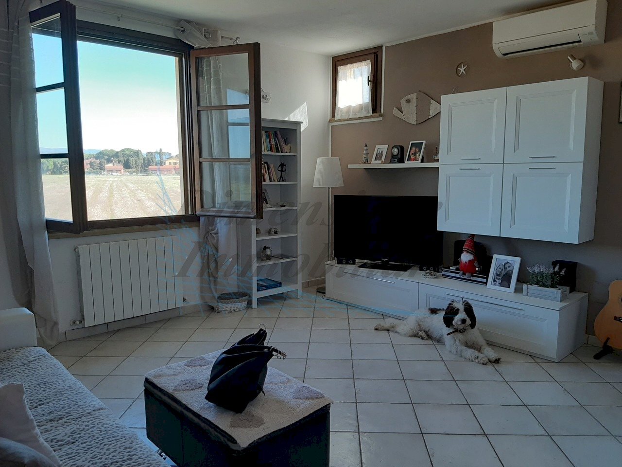 Soggiorno...jpg - Trilocale Via Palazzeta  1, Rosignano Marittimo - foto 3