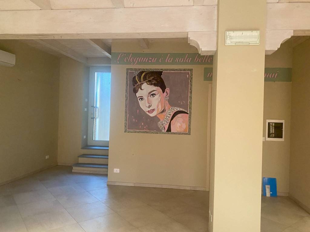 Negozio via Giovanni Demaria, 4, Chieri - foto 3