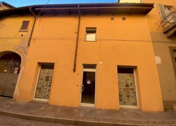 Negozio via Giovanni Demaria, 4, Chieri - foto 1