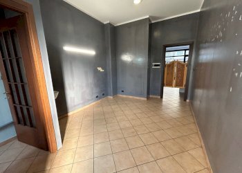 AEB5E2D8-F99E-49AA-8A1F-DFAA245382FD.JPG - Locale Commerciale Viale Giovanni XXIII 5, Beinasco - foto 17