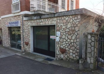 facciata - Negozio via Traforo, 30, Pino Torinese - foto 1
