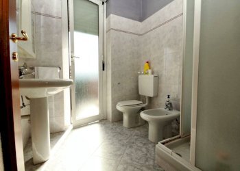 Bagno - Two-room apartment corso Bra 44, Alba - photo 14