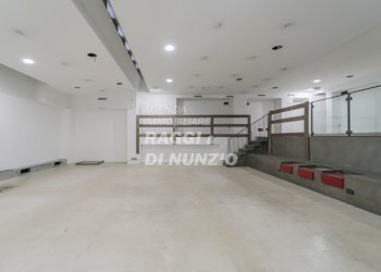 09.JPG - Locale Commerciale Piazza del Gesù 19, Frascati - foto 1