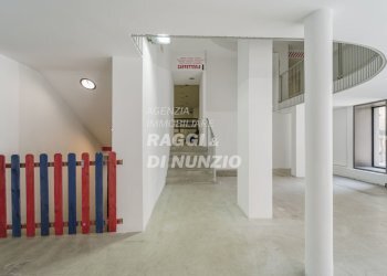 06.JPG - Locale Commerciale Piazza del Gesù 19, Frascati - foto 11