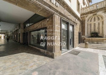 02.JPG - Locale Commerciale Piazza del Gesù 19, Frascati - foto 18