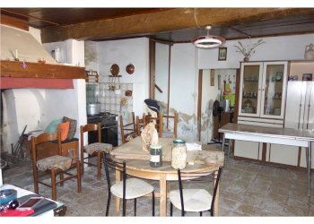 0090N01.jpg - Casa indipendente Borgo San Lorenzo - foto 1