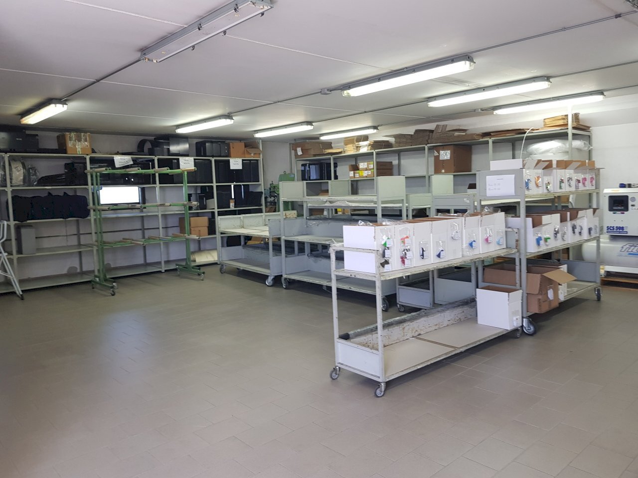 20200619_111114.jpg - Locale Commerciale Via Cavour 111, Altopascio - foto 1