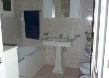 P1010298.JPG - Three-room apartment Gallipoli - photo 9