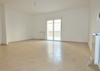 SOGGIORNO2.JPG - Appartamento Piazza Sopranis 2, Genova - foto 2