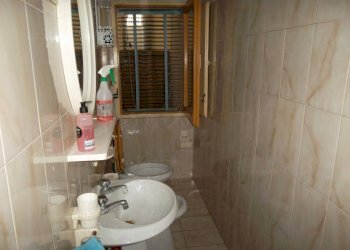 Bagno - Appartamento via Giuseppe Garibaldi, Matino - foto 7