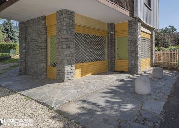 Facciata - Negozio via Beckwith 9, 9, Luserna San Giovanni - foto 2