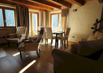 LIVING - AFFITTO TRILOCALE DI PREGIO COURMAYEUR - Appartamento Prè-Saint-Didier - foto 2