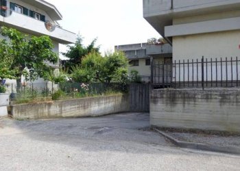 negozio con magazzino e garage dileoimmobiliare ve - Locale Commerciale Colli del Tronto - foto 7