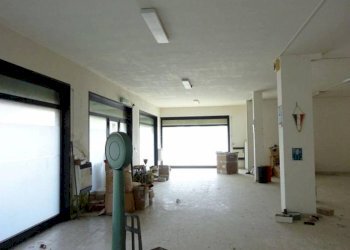 negozio con magazzino e garage dileoimmobiliare ve - Locale Commerciale Colli del Tronto - foto 8