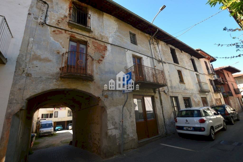 Facciata - Trilocale via Massimo d'Azeglio, 125, Castellamonte - foto 2