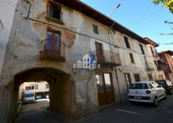 Facciata - Trilocale via Massimo d'Azeglio, 125, Castellamonte - foto 2