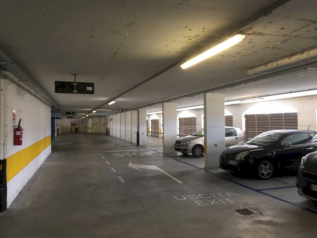 Interno non residenziale - Box viale Giovanni Polvani, 1, Varenna - foto 2