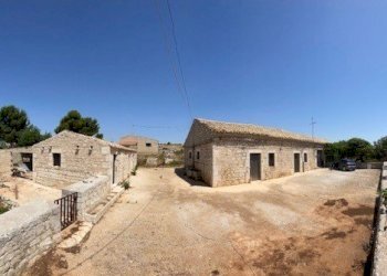 esterno.jpg - Casale Via Zappulla-Santa Maria, Modica - foto 1