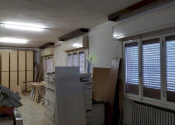 Vano - Locale Commerciale Via Francesco Pera 1, Livorno - foto 11