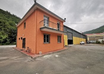 Capannone - Commercial Premises Albisola Superiore - photo 1