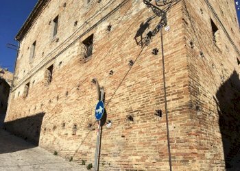 06 FABBRICATO CIELO TERRA DEL 1600 DA RISTRUTTURAR - Laboratorio Montegiorgio - foto 9