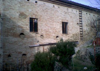 20 FABBRICATO CIELO TERRA DEL 1600 DA RISTRUTTURAR - Laboratorio Montegiorgio - foto 19