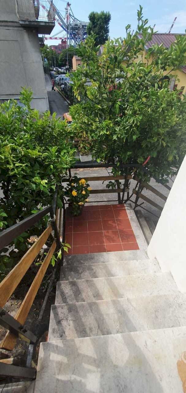 PHOTO-2020-07-15-11-45-31_4.jpg - Villa Trifamiliare La Spezia - foto 3