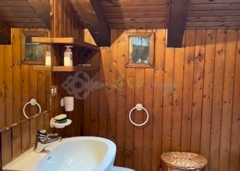 BAGNO FINESTRA VASCA/USO DOCCIA - Three-room apartment Courmayeur - photo 11