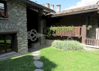 AFFITTO COURMAYEUR DOLONNE - GIARDINO COMUNE - Quadrilocale Courmayeur - foto 18