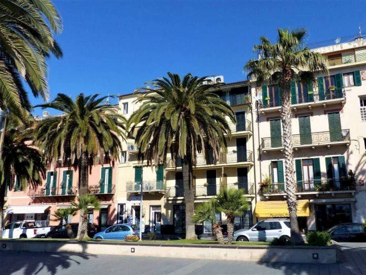 Abbigliamento - Intimo via Antonio Ghilini, Loano - foto 1