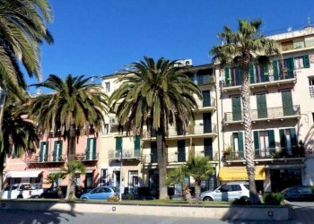 Abbigliamento - Intimo via Antonio Ghilini, Loano - foto 1