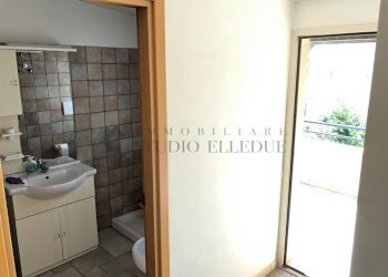 accesso bagno/terrazzino - Independent house VIA NORMANNI 56, Sannicandro di Bari - photo 16