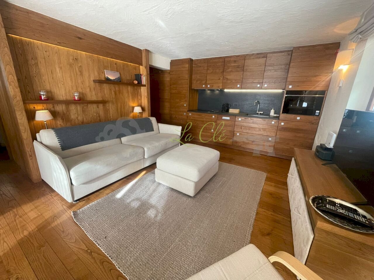 AFFITTO COURMAYEUR - SOGGIORNO, ZONA PRANZO E ANGO - Two-room apartment Strada della Brenva 17, Courmayeur - photo 1