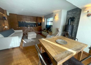 AFFITTO COURMAYEUR - SOGGIORNO, ZONA PRANZO E ANGO - Two-room apartment Strada della Brenva 17, Courmayeur - photo 6