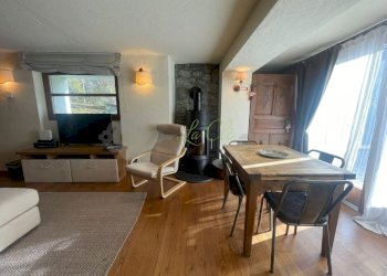 AFFITTO COURMAYEUR - SOGGIORNO, ZONA PRANZO E ANGO - Two-room apartment Strada della Brenva 17, Courmayeur - photo 10