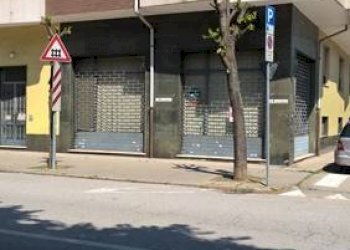 Negozio viale Industria, Bra - foto 1