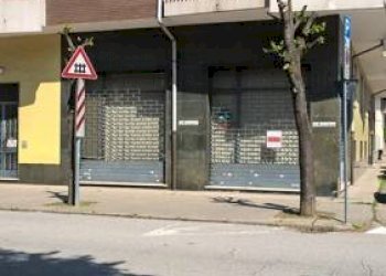 Negozio viale Industria, Bra - foto 4