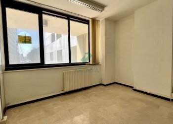 interno - Office Via Matarrese 58, Bari - photo 9
