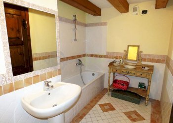 BAGNO CON VASCA/USO DOCCIA - Three-room apartment Regione Belvedere 4, Courmayeur - photo 18