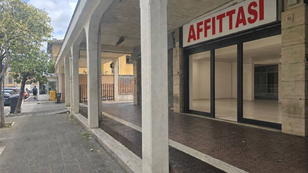 Zona - Negozio largo Plinio, 13, Pomezia - foto 2