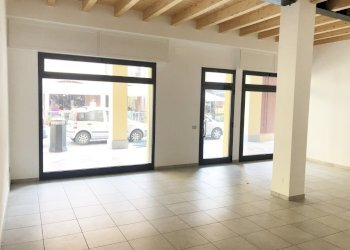 IMG_5040.JPG - Commercial Premises Via Giacomo Matteotti 146, Crevalcore - photo 6