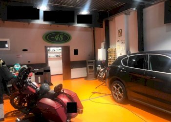 Magazzino piazza Tzambarlet, Gressan - foto 2